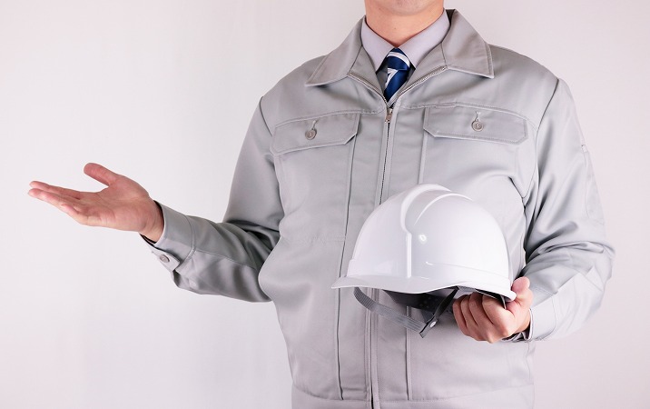 メットを持ってご案内